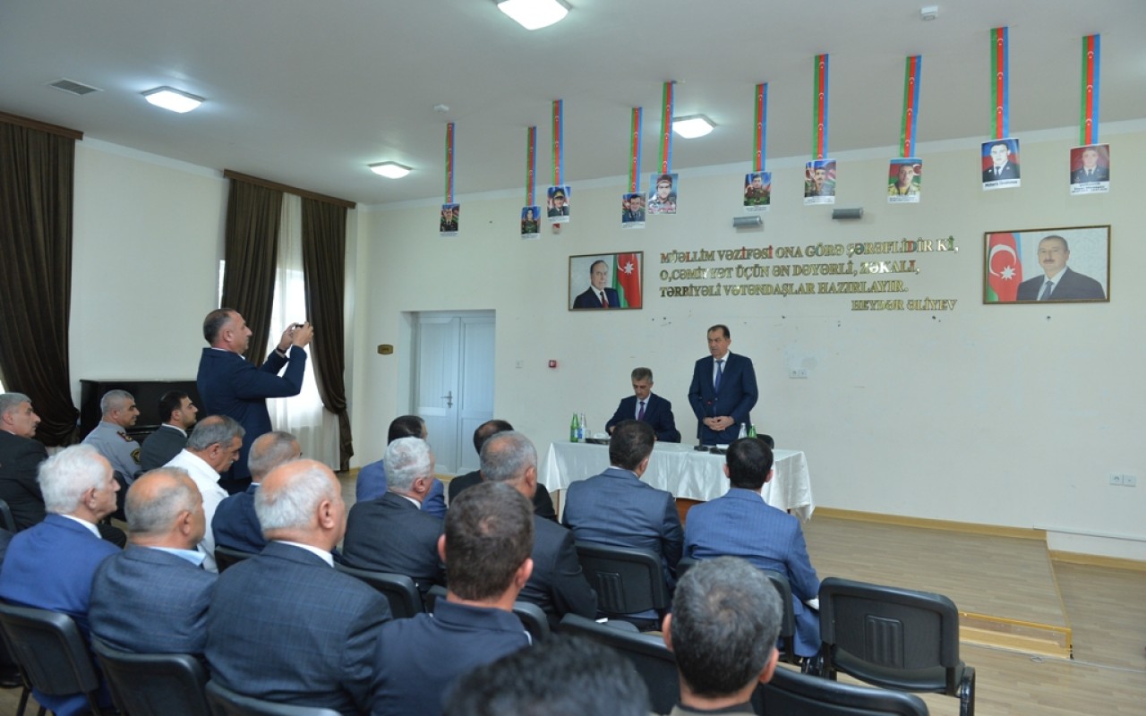 Taleh Qaraşov sakinlərin qayğı və problemlərini dinlədi -